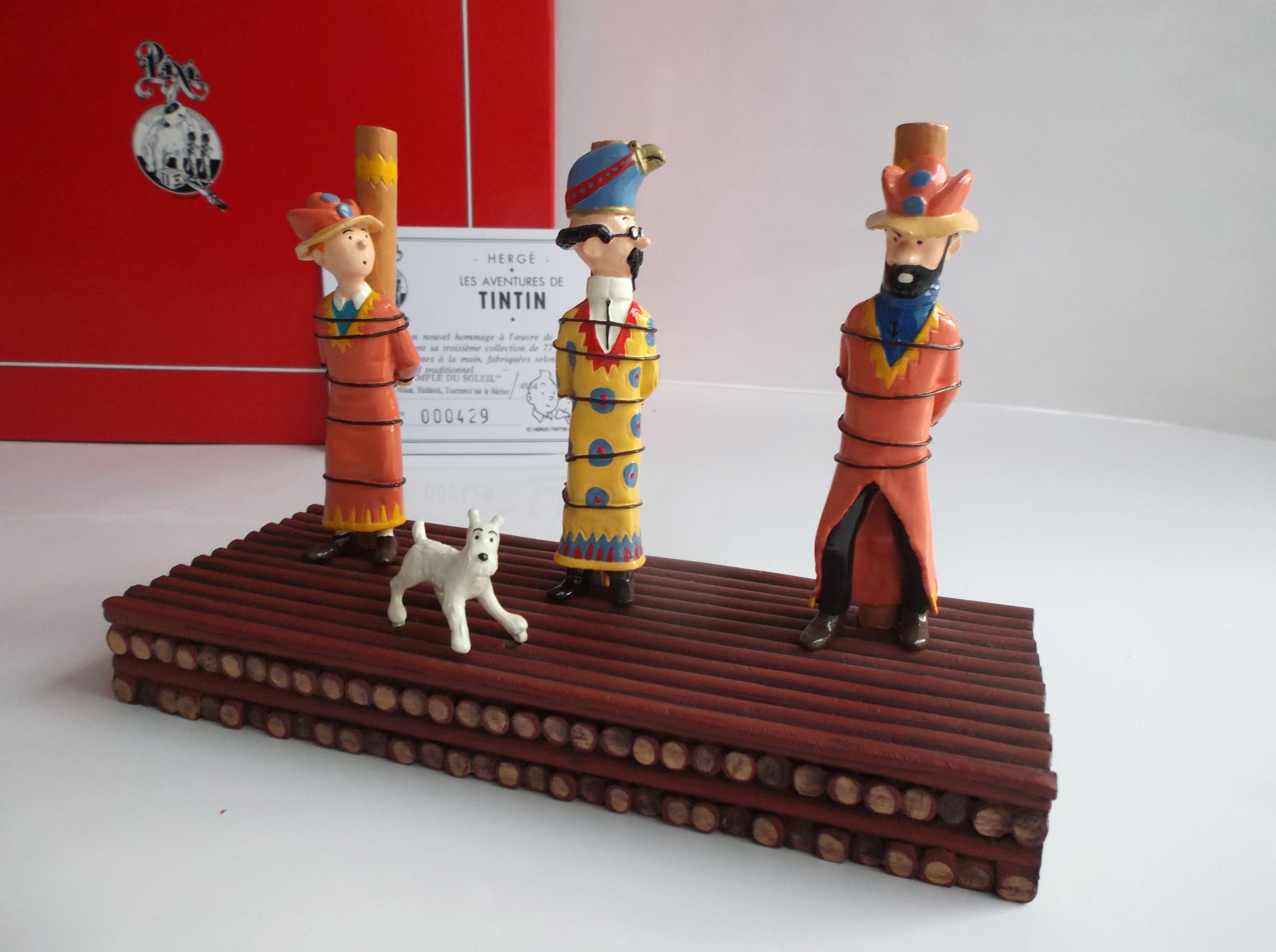 résine Moulinsart tintin et les livres Figurine fabriquée par Pixi pour  Moulinsart